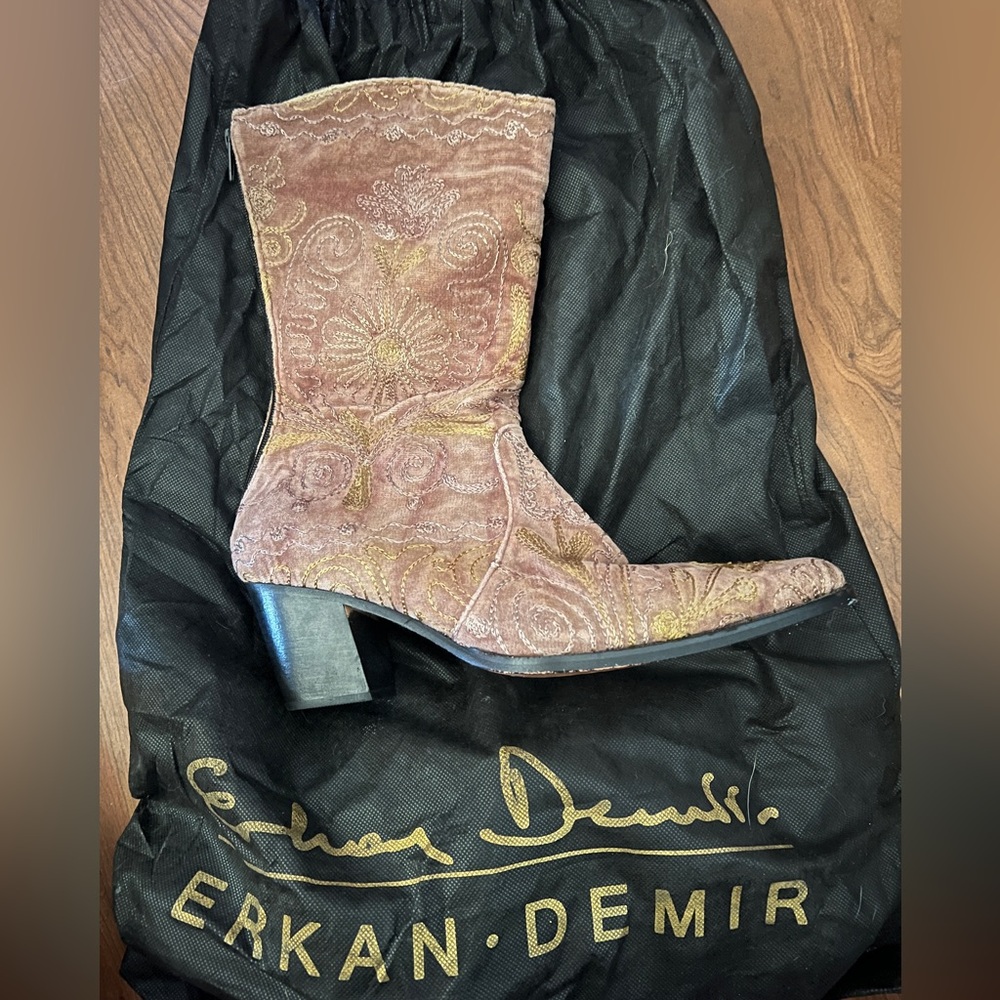 Erkan Demir Artemis velvet embroidered boots.